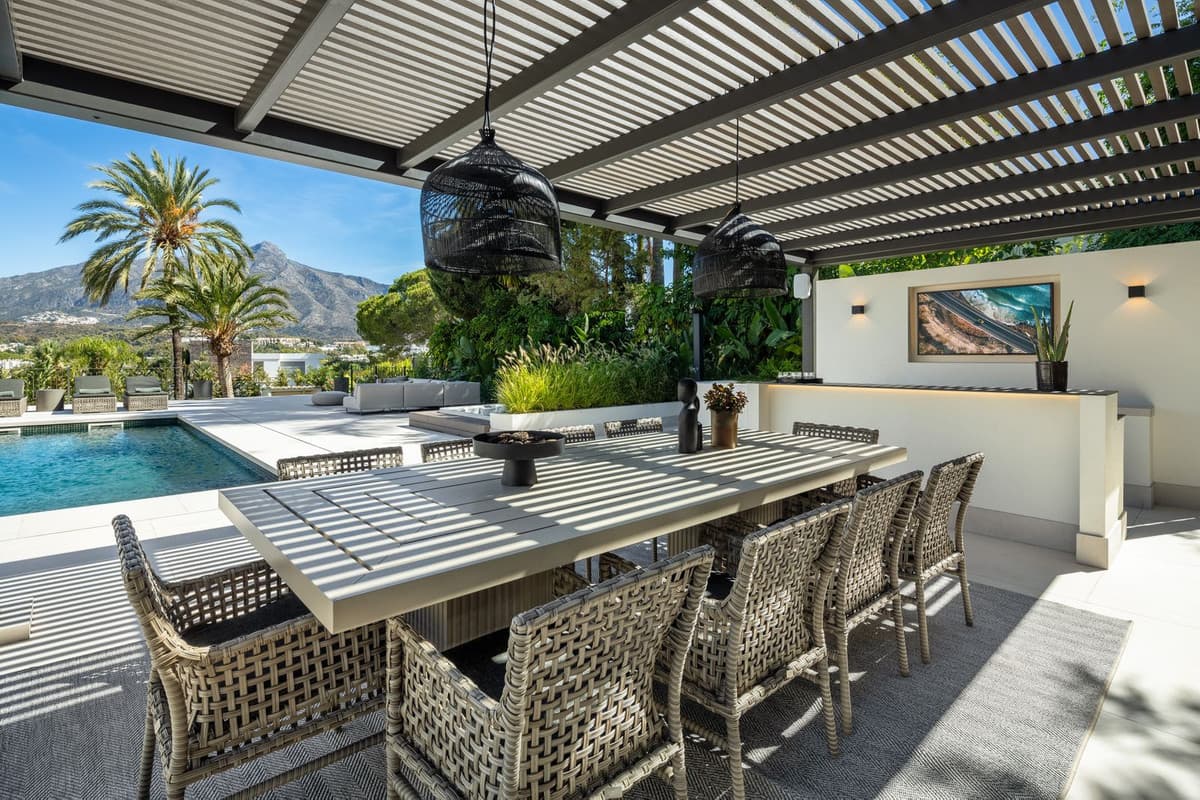 Luxury outdoor dining terrace — Sierra Blanca, Marbella